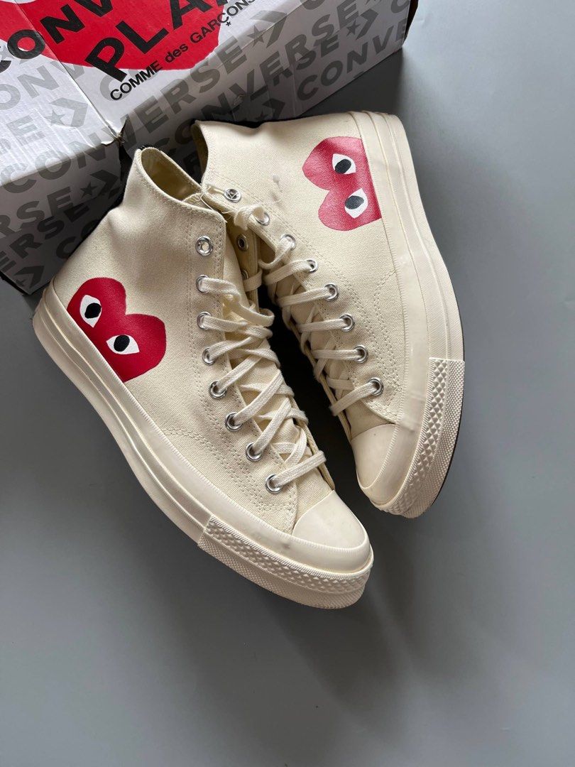 CDG PLAY x CONVERSE HIGH WHITE (10.5-11US) (Category: Sneakers) located in Baguio. Submitted by grabUrPairs (Listing ID 1463696531, Image 3). Description: GOOD AS NEW USED A FEW TIMES 10US fits 10.5-11US WITH BOX AUTHENTIC.