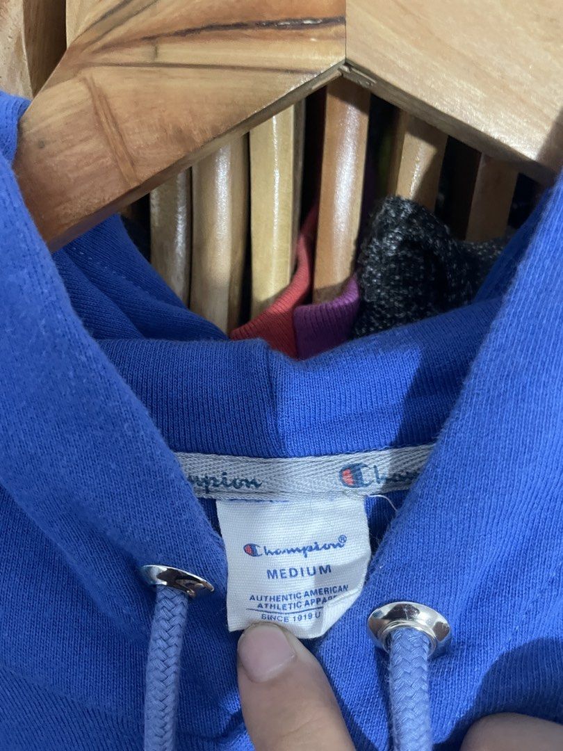 Champion Hoodie (Category: Hoodies) located in Dasmarinas. Submitted by spoon_thrift_south (Listing ID 1463696634, Image 3). Description: 22x26 size medium excellent condition needwash only.