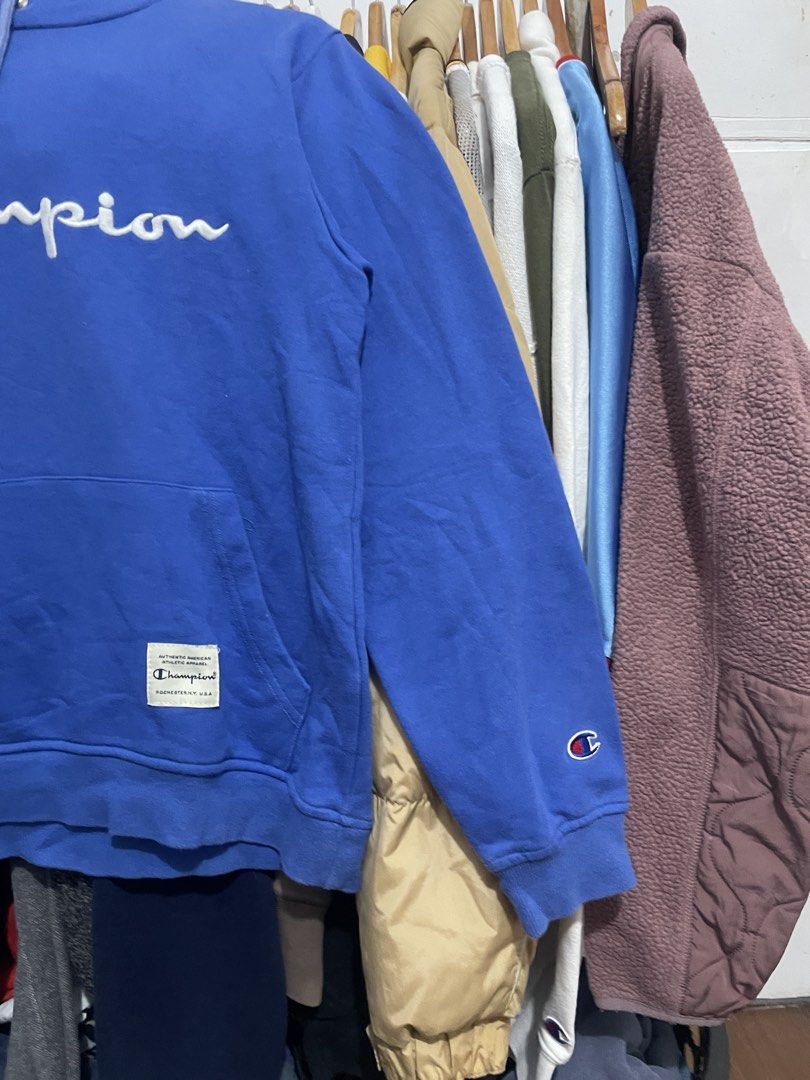 Champion Hoodie (Category: Hoodies) located in Dasmarinas. Submitted by spoon_thrift_south (Listing ID 1463696634, Image 2). Description: 22x26 size medium excellent condition needwash only.