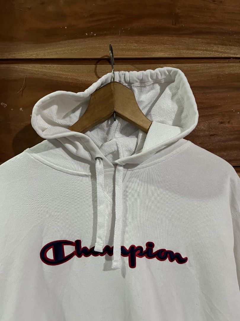 CHAMPION SCRIPT HOODIE (Category: Activewear) located in Tagum. Submitted by danelle_closet1106 (Listing ID 1463656905, Image 2). Description: EXCELLENT SIZE:MEDIUM WOMEN'S MAY BUNGI SA C NA PART.
