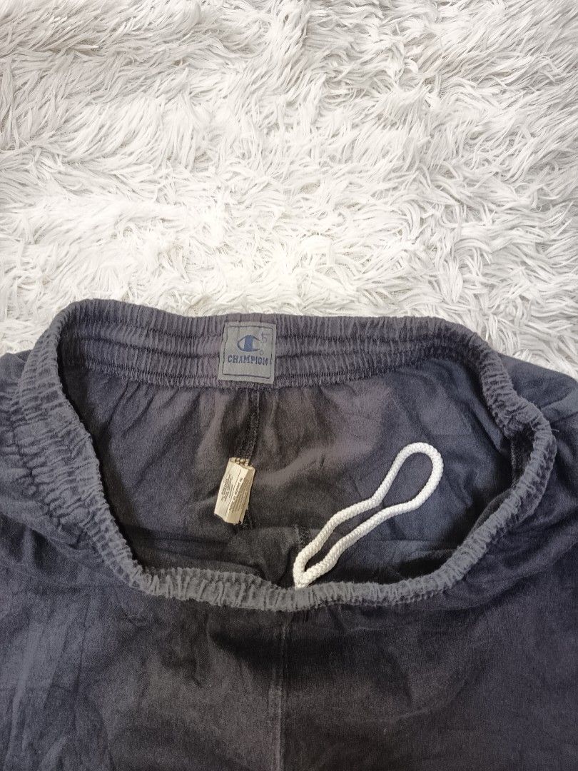 Champion Shorts Men (black) (Category: Shorts) located in Pasay City. Submitted by ODDXX (Listing ID 1463624961, Image 3). Description: Best fit to 31-33 Waist Very Good Condition Di po yang kupas na kupas, sa lighting lang po hehe color rate around 9.5/10 199php +SF only.