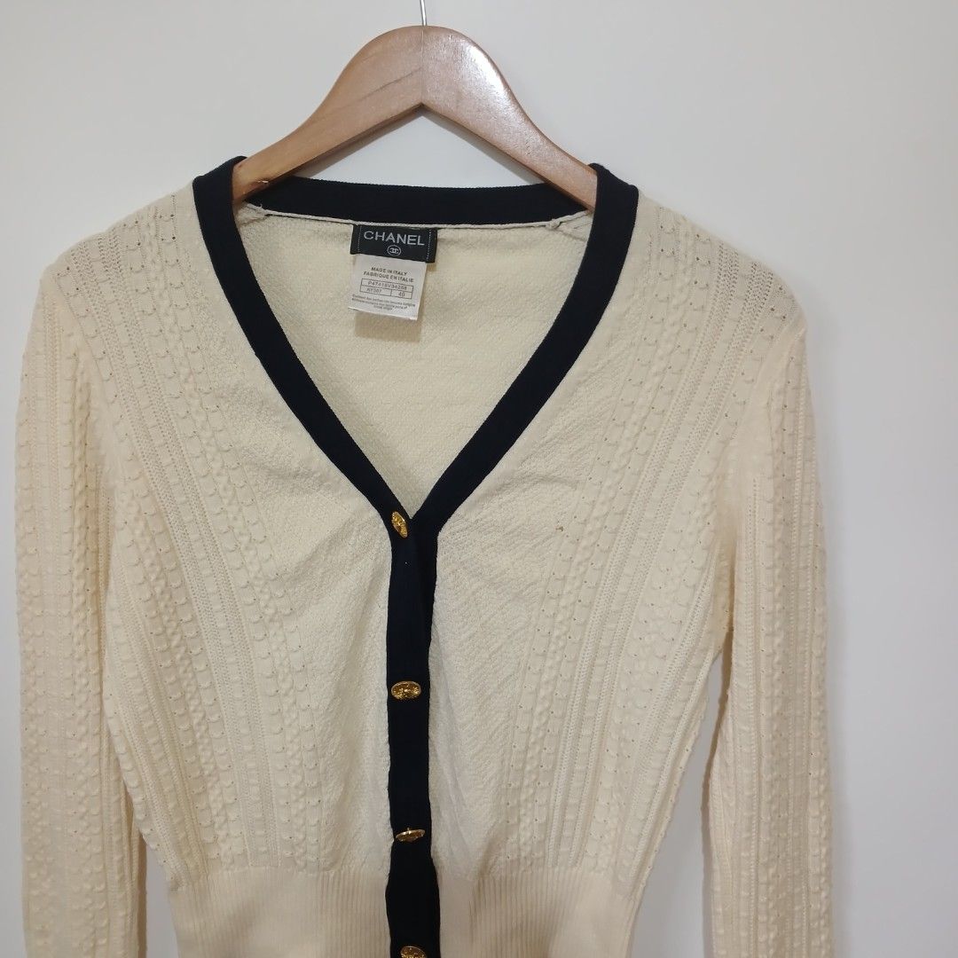 CHANEL (Category: Luxury Apparel) located in Ozamiz City. Submitted by 2nd.sight (Listing ID 1463580390, Image 3). Description: fresh from bale size: 40 w: 18 l: 19 issue: last 2 pics.
