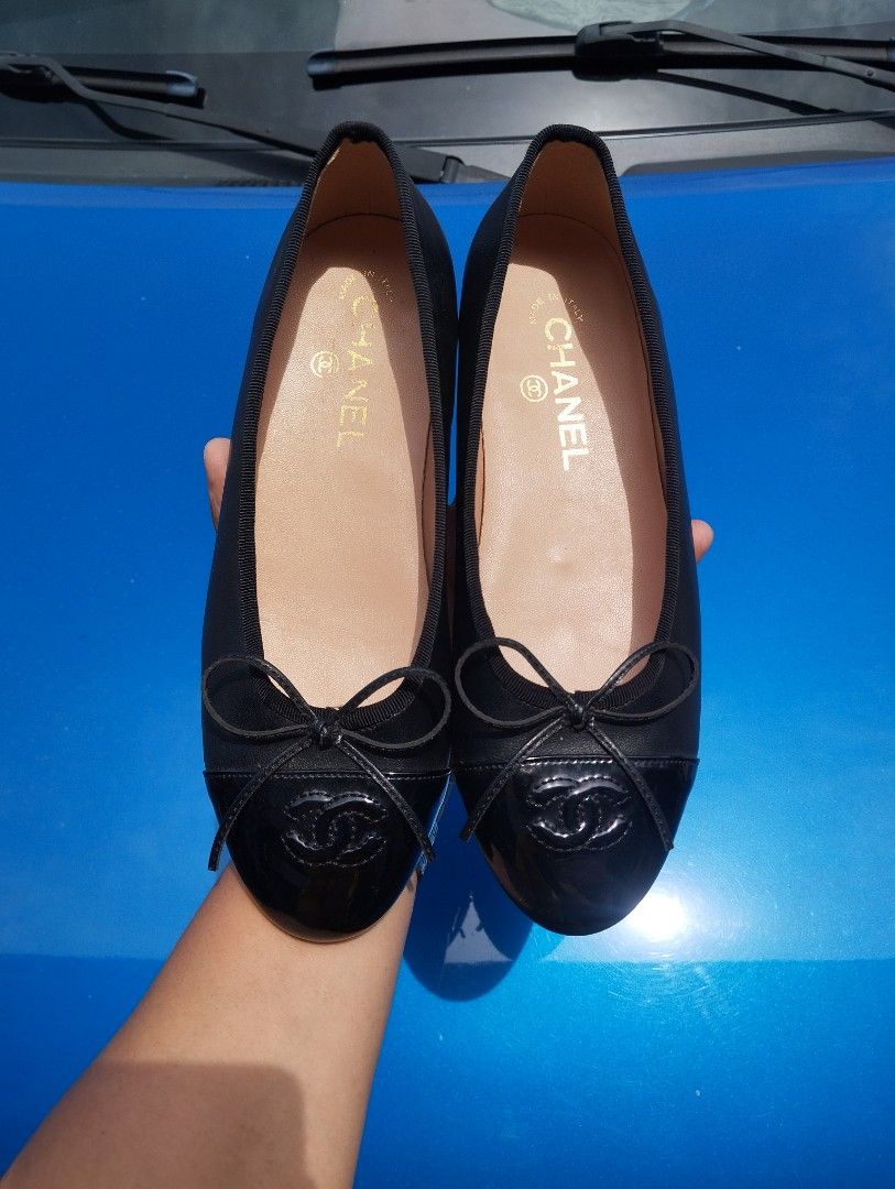 Chanel Black Cap Toe Ballet Flats (Category: Flats & Sandals) located in Candon. Submitted by bernabepradoiii (Listing ID 1463584933, Image 1). Description: - Classic Chanel ballet flats - Color: Black fabric with patent leather cap toe - Detail: Bow on the front - Size: 37C - Origin: Made in Italy - Versatile: Great for everyday wear or dressing up -top grade.