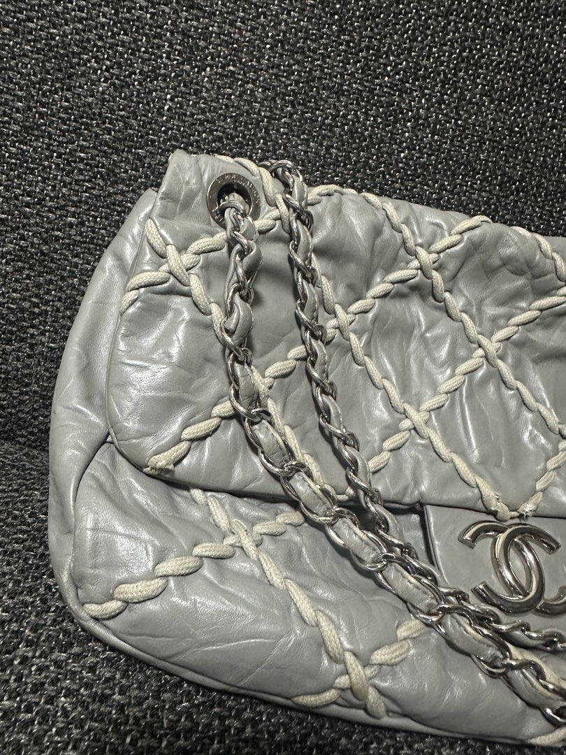 Chanel wild stitch flap bag (Category: Luxury Bags & Wallets) located in Atok. Submitted by fullroom.dgs (Listing ID 1463654315, Image 3). Description: Chanel wild stitch flap bag authentic rank ab.