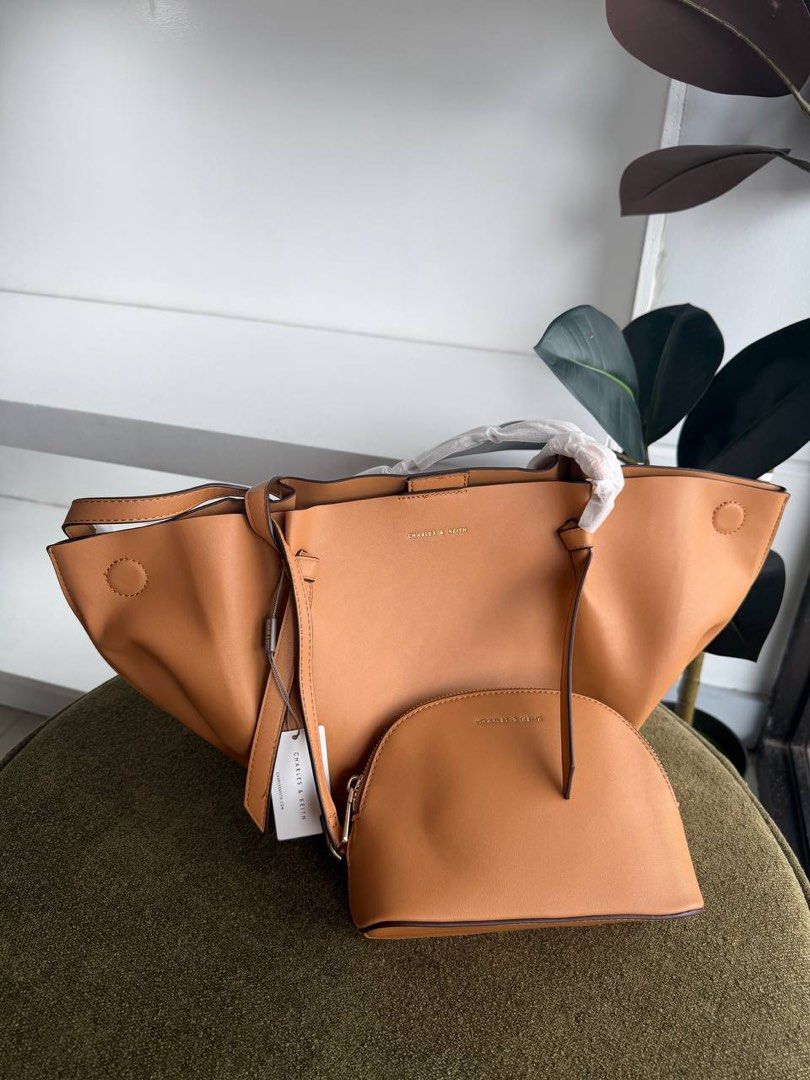 Charles & Keith Calla (Category: Shoulder Bags) located in Binan City. Submitted by pinkykeenshop (Listing ID 1463705671, Image 1). Description: .
