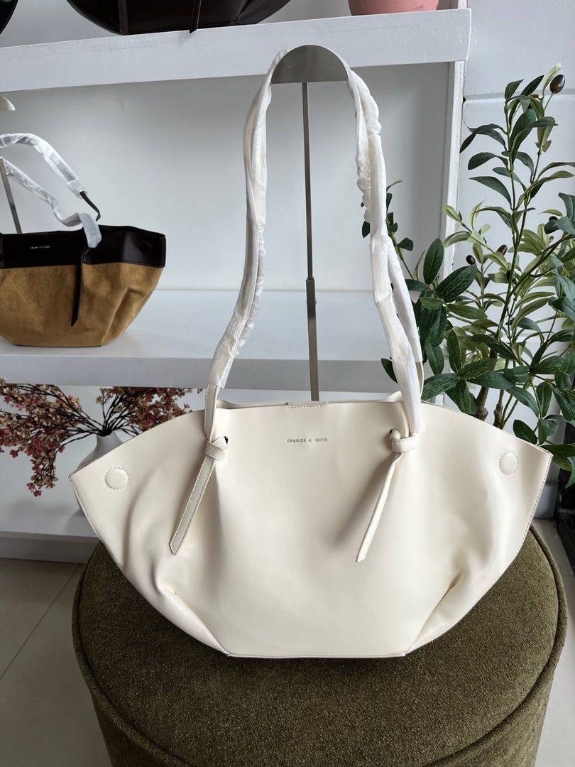 Charles & Keith Calla (Category: Shoulder Bags) located in Binan City. Submitted by pinkykeenshop (Listing ID 1463737593, Image 1). Description: .