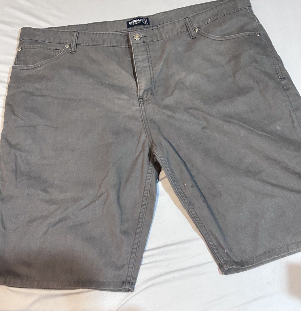 Cherokee Men's Grey Shorts Size W42 (Category: Shorts) located in Santa Rosa. Submitted by rei.accessories (Listing ID 1463738797, Image 1). Description: - Grey Cherokee shorts - Size: W42 - Fit: Regular - Style: Casual wear - Features: Front and back pockets, button and zip closure.