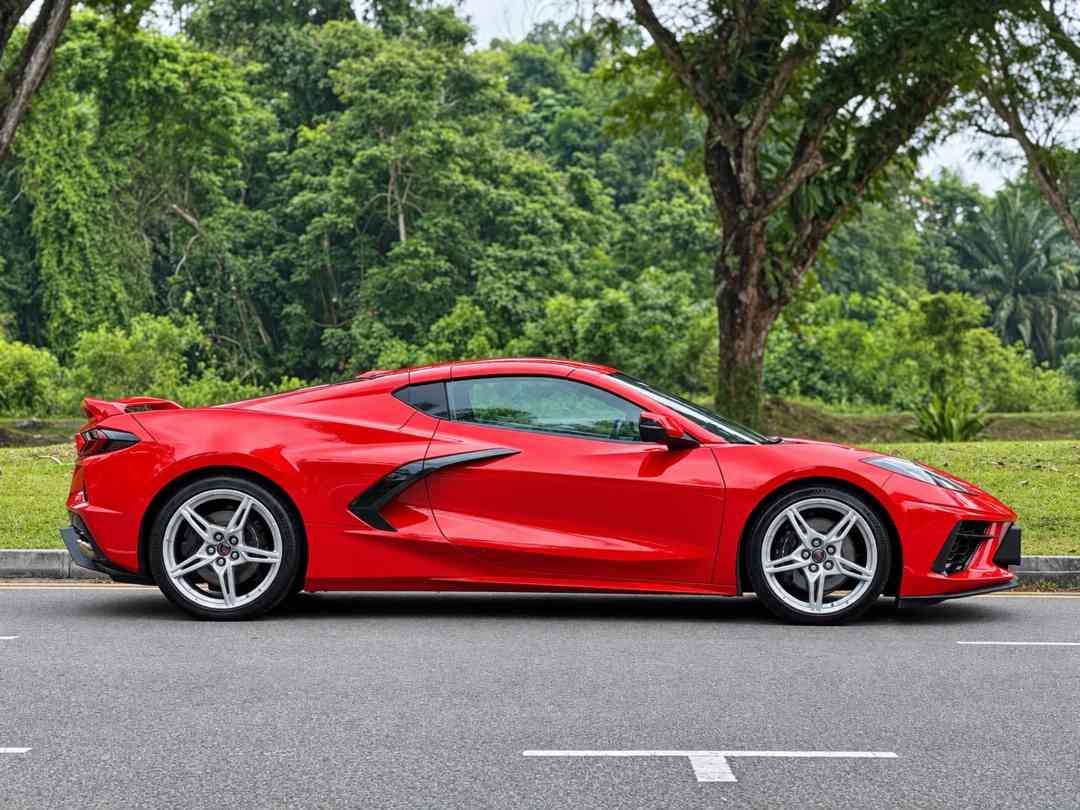 Chevrolet Corvette 6.2 C8 (A) (Category: Used Cars) located in Singapore. Submitted by signaturemotors (Listing ID 1463643681, Image 3). Description: Showroom: 237 ALEXANDRA ROAD 237 Alexandra Road #02-04 Singapore 159929 Low Mileage! The Corvette's Mid Mounted Engine Now Offers Exotic Sport Car Performance That Is Suitable For Daily Driving. Arguably The Best Value Supercar You Can Buy Today In Singapore. High Trade In Available! Full Loan Avail