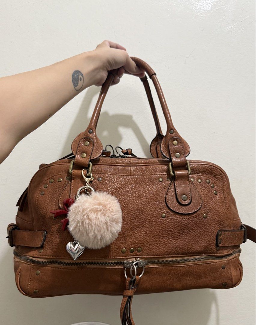 Chloe Satchel bag (Category: Luxury Bags & Wallets) located in Marilao. Submitted by fkmndz.finds (Listing ID 1463611219, Image 2). Description: Inspo only Negotiable Dm if interested.