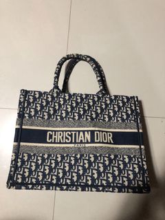 (Category: ) located in . Submitted by joromsthrift (Listing ID 1463693980, Image 1). Description: .