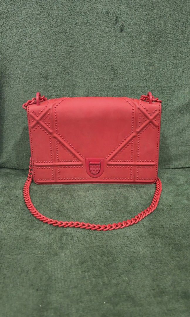 Christian Dior Diorama Red Bag (Category: Luxury Bags & Wallets) located in Bacoor. Submitted by deux_trading_corporation (Listing ID 1463728170, Image 1). Description: 56k and above on 2ndhand market. condition: Rank A - almost like new payment first. you can always ask for discount/tawad but no to sobrang barat. no reservation. always check all the photos. some photo/s indicate the flaw..