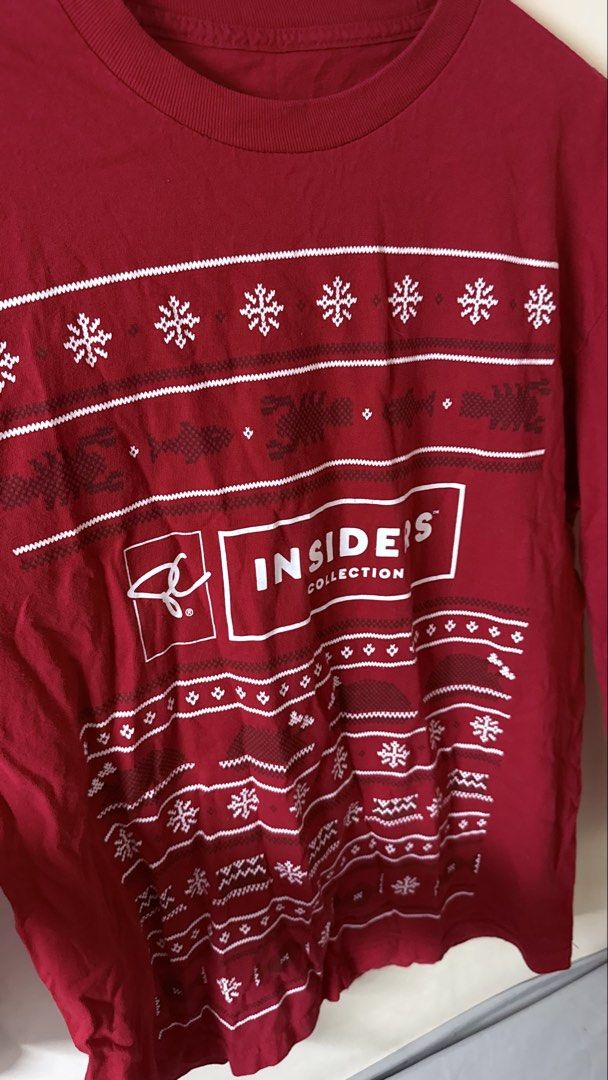 CHRISTMAS GIFT RED SWEATER (Category: Coats, Jackets and Outerwear) located in Taguig. Submitted by curatedclosetz (Listing ID 1463684071, Image 2). Description: From Canada Wore once No issues Size Large can fit Medium if you like oversize Unisex Perfect for Christmas Gift .