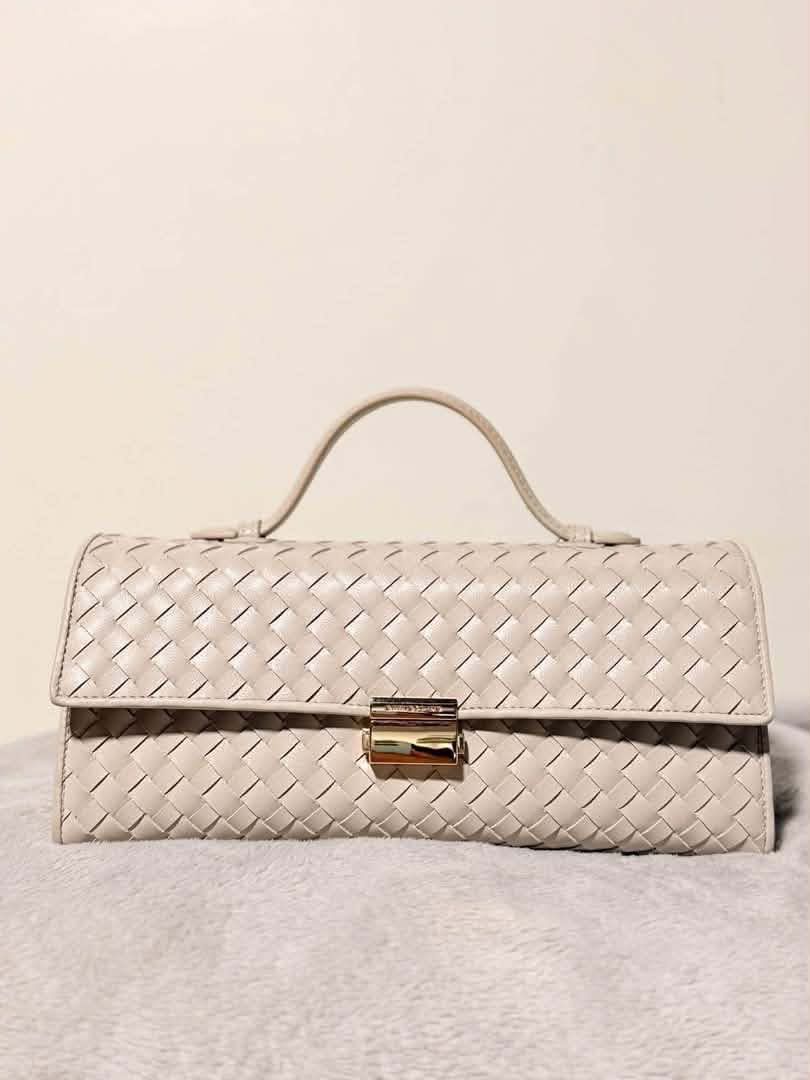 Christy Ng (Category: Purses & Pouches) located in Manila. Submitted by staceecala82687 (Listing ID 1463633994, Image 1). Description: .