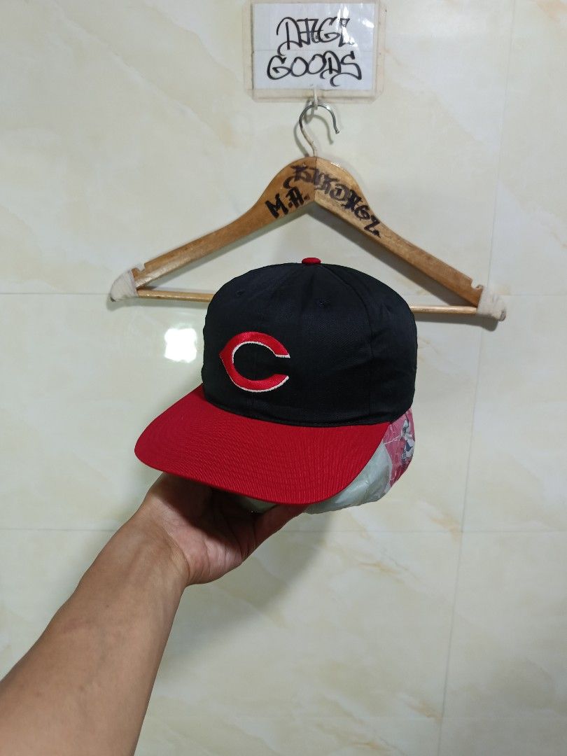cincinnatti reds vintage snapback by oc (Category: Caps & Hats) located in Talisay. Submitted by burdagz13 (Listing ID 1463728662, Image 3). Description: condition: good as new colorrate: 10-10 issue: none 💸 First pay basis only 🚀 J&T shipping nationwide (doortodoor).