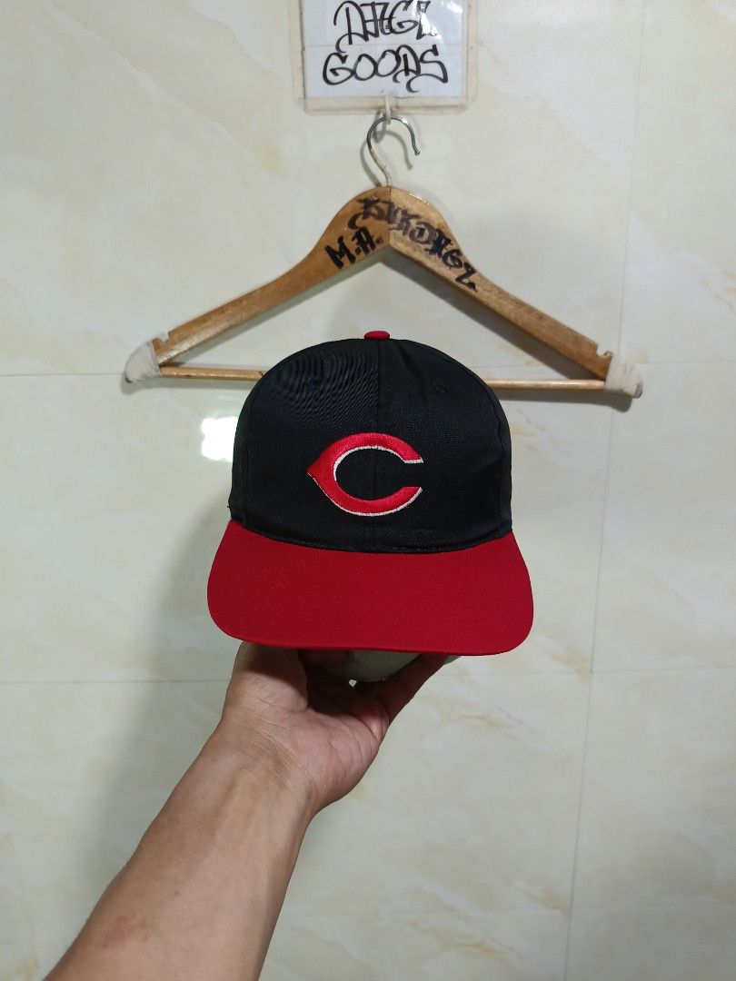 cincinnatti reds vintage snapback by oc (Category: Caps & Hats) located in Talisay. Submitted by burdagz13 (Listing ID 1463728662, Image 2). Description: condition: good as new colorrate: 10-10 issue: none 💸 First pay basis only 🚀 J&T shipping nationwide (doortodoor).