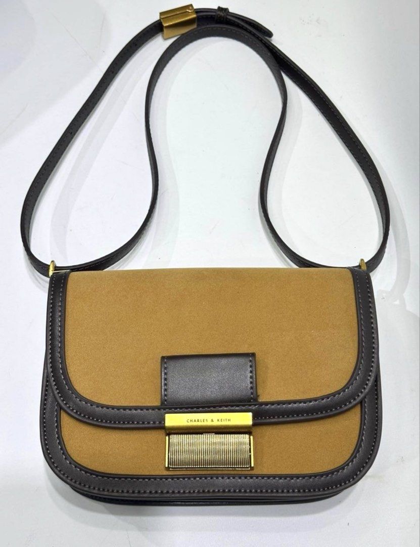 C&K Charlot Canvas Crossbody Bag (Category: Cross-body Bags) located in Bulacan. Submitted by mykakarizza (Listing ID 1463682883, Image 2). Description: ONHAND✨✨ ₱750 only C&K Charlot Canvas Crossbody Bag Paperbag 100 Depth (cm): 6 Width (cm): 21 Height (cm): 14 📸 Actual pics! 🙋🏻‍♀️ ─── ✦ ─── ✦ ─── ✦ ─── ✦ ─── 🛍️ LOOKING FOR MORE RESELLERS 🛍️ ✨ Buy 3 pcs of ANY items — FREE SHIPPING NA!🚚 ✨ Buy 10 items → FREE SF + ₱50 OFF EACH! 💖 PM us for