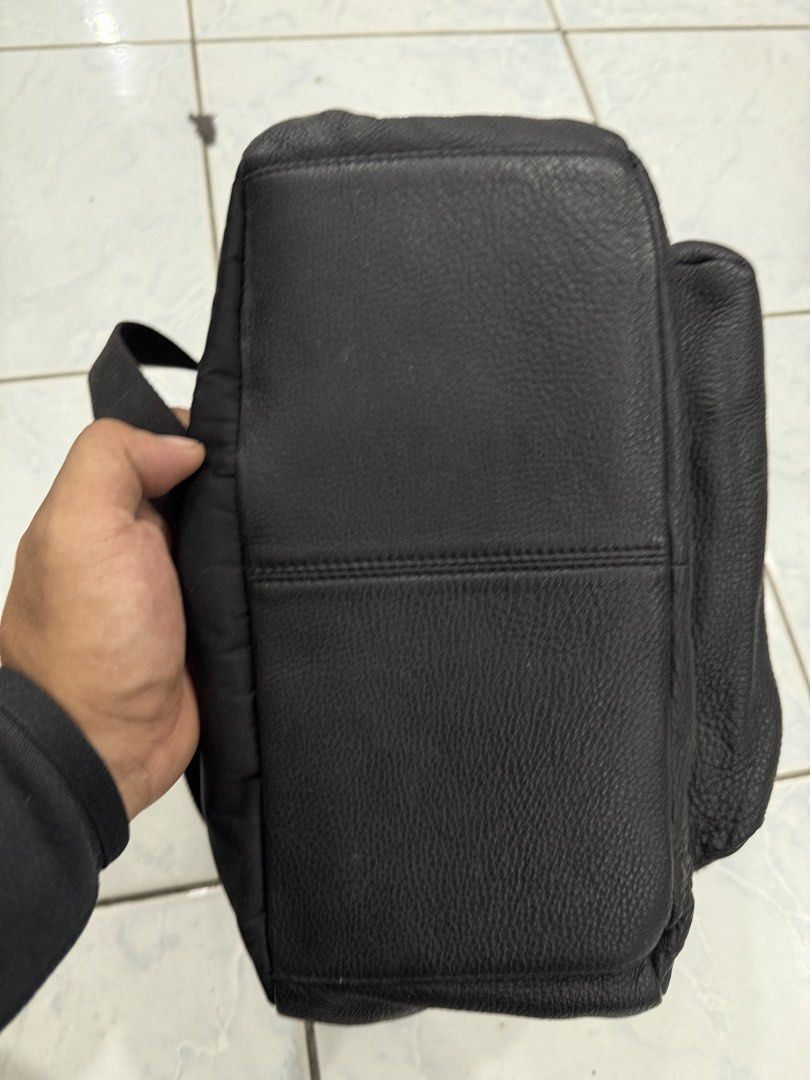 Coach (Category: Backpacks) located in Bacolod City. Submitted by kitcarsonduff (Listing ID 1463710607, Image 3). Description: Coach backpack very good condition .