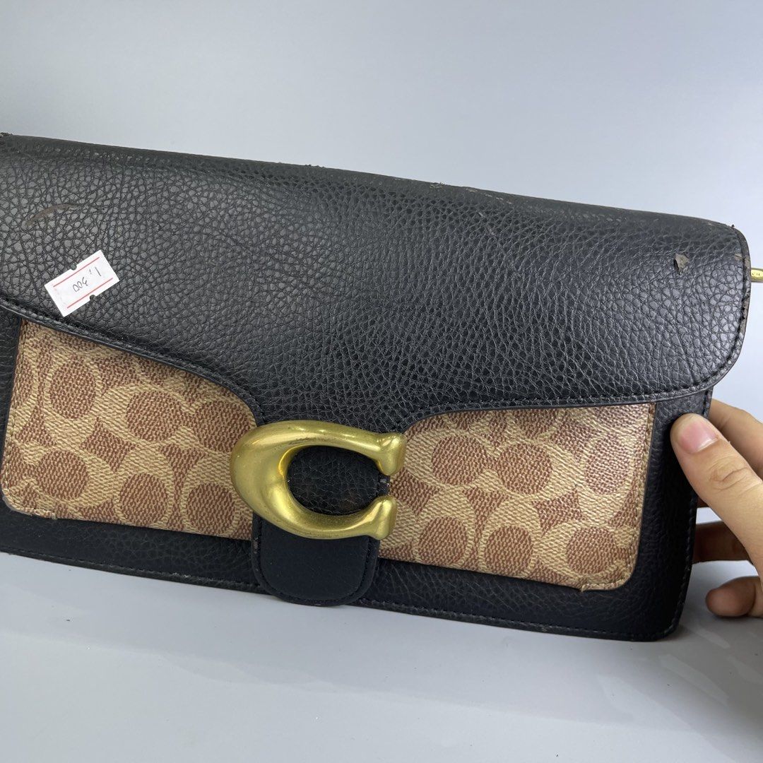 Coach bag (Category: Sling Bags) located in San Fernando. Submitted by sapatusannisean (Listing ID 1463665811, Image 3). Description: Get niyo na bago ko i personal .