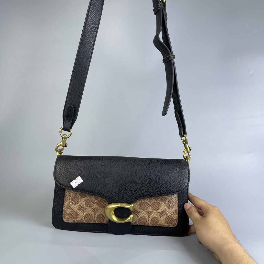 Coach bag (Category: Sling Bags) located in San Fernando. Submitted by sapatusannisean (Listing ID 1463665811, Image 2). Description: Get niyo na bago ko i personal .