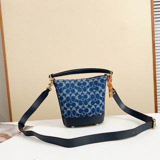 (Category: ) located in . Submitted by fancycollzstore (Listing ID 1463661181, Image 1). Description: .