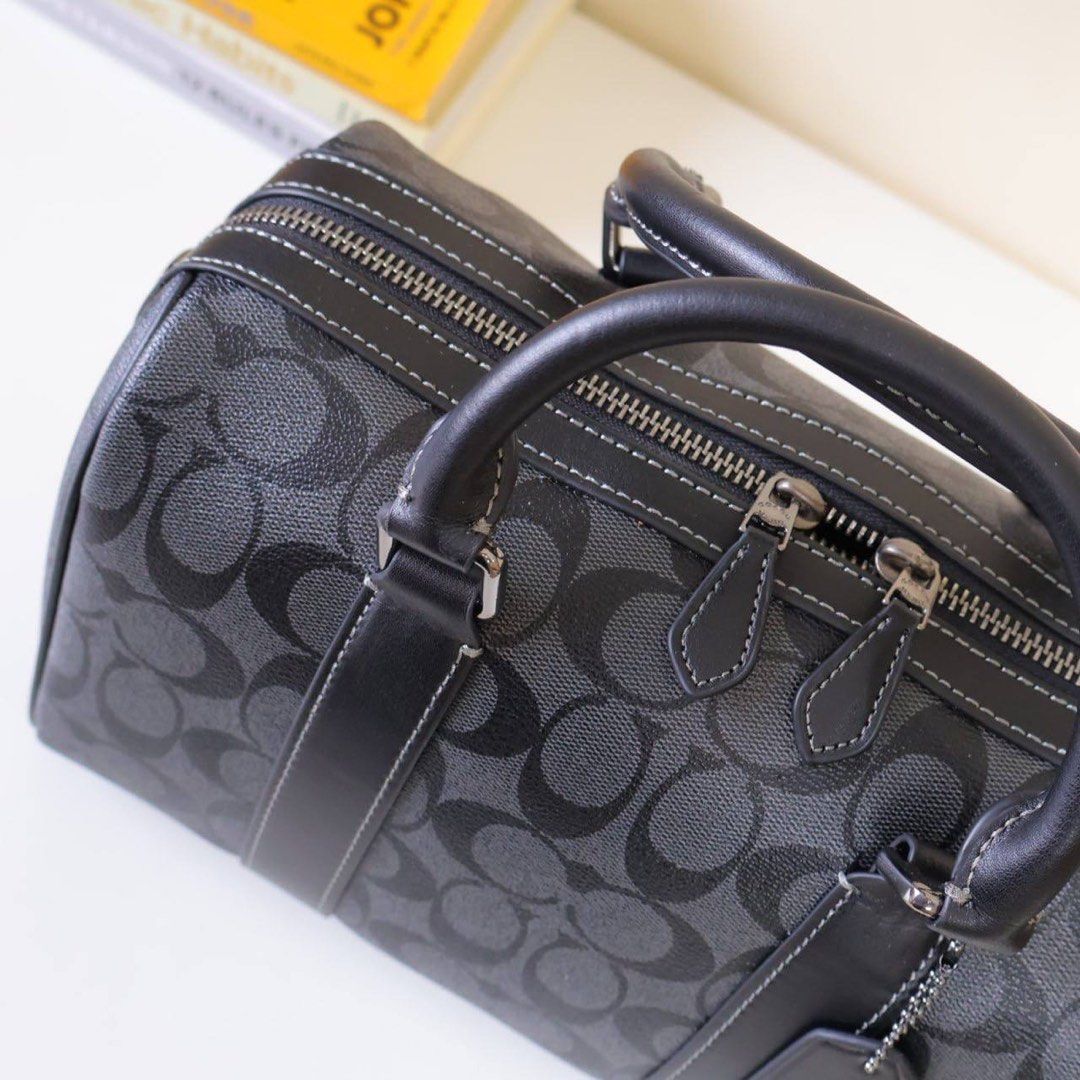 Coach Duffle Venture 27 (Category: Sling Bags) located in Manila. Submitted by mypshopp (Listing ID 1463651747, Image 3). Description: Complete inclusion 🇻🇳 premium 💯 Actual pic posted !! .