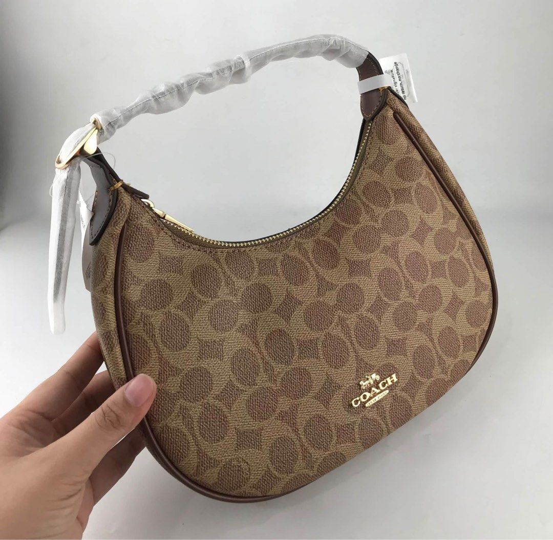 Coach Emily Hobo (Category: Shoulder Bags) located in Binan City. Submitted by pinkykeenshop (Listing ID 1463692171, Image 2). Description: .