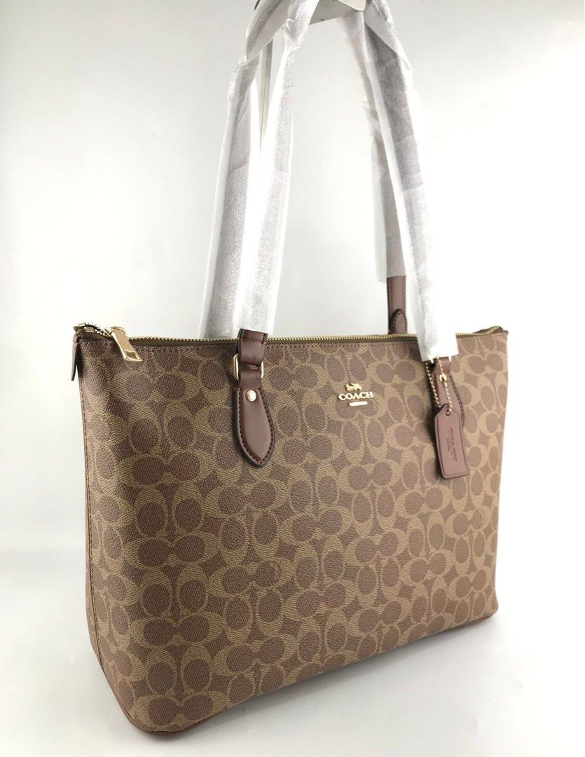 Coach Gallery Tote (Category: Shoulder Bags) located in Binan City. Submitted by pinkykeenshop (Listing ID 1463697529, Image 3). Description: .