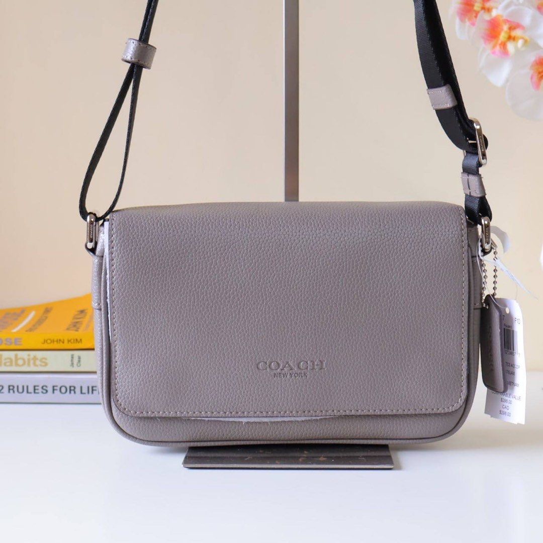 Coach Jack Small Flap Crossbody (Category: Sling Bags) located in Manila. Submitted by mypshopp (Listing ID 1463647180, Image 2). Description: Complete inclusion 🇻🇳 premium 💯 Actual pic posted !! .