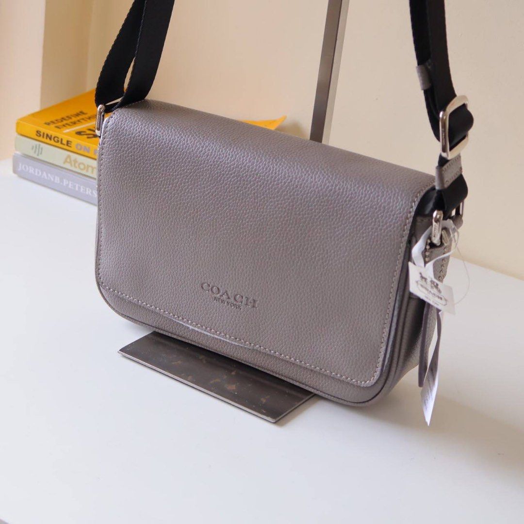 Coach Jack Small Flap Crossbody (Category: Sling Bags) located in Manila. Submitted by mypshopp (Listing ID 1463647180, Image 3). Description: Complete inclusion 🇻🇳 premium 💯 Actual pic posted !! .