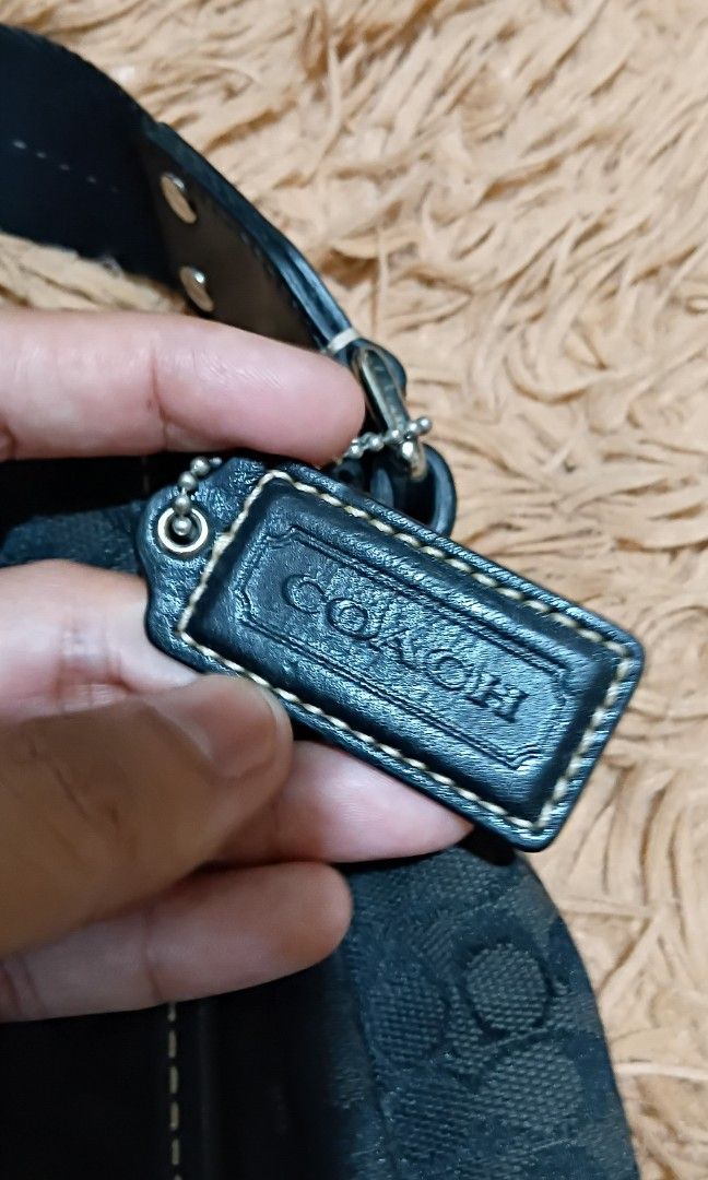 COACH MESSENGER BAG (Category: Sling Bags) located in Legazpi City. Submitted by nashaiza (Listing ID 1463628745, Image 3). Description: Coach messenger bag multiple compartment YKK zipper Silver Hardware Coded: No. A1068-F70182 *authenticity not guarantee MOP:GCash Courier: J&T Express.