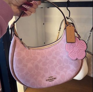 (Category: ) located in . Submitted by fancycollzstore (Listing ID 1463664328, Image 1). Description: .