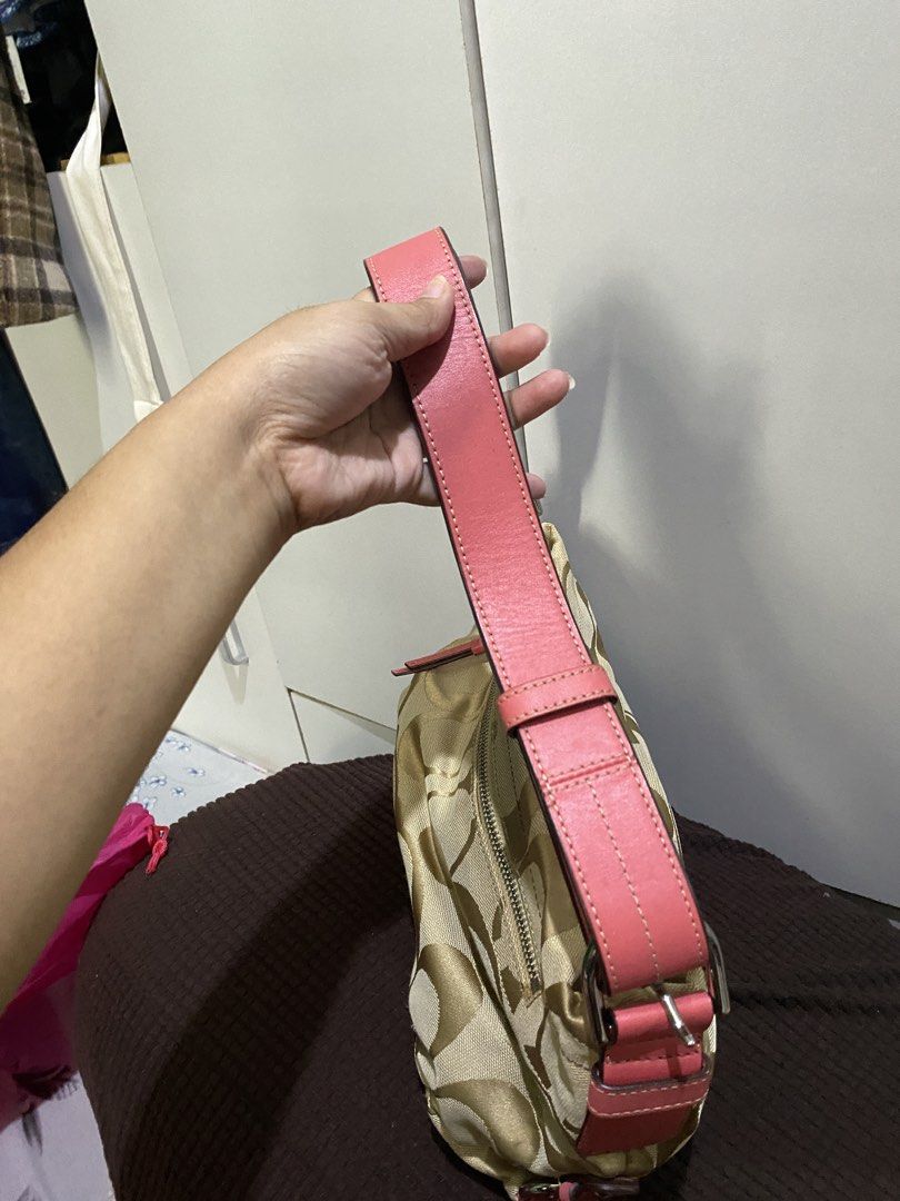 Coach Shoulder Bag (Category: Shoulder Bags) located in Cainta. Submitted by peaches_2021 (Listing ID 1463638410, Image 3). Description: In excellent condition 9.5 condition No rubs, tarnish , fadings , scratches and damages Super pretty in person😍 Dm for inquiries and more info Will not entertain lowballers and bogus buyers.