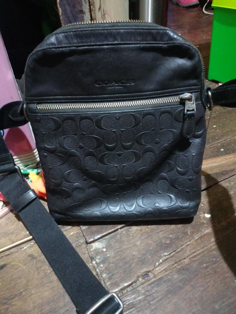 Coach sling bag mens (Category: Sling Bags) located in Manila. Submitted by raymund2501 (Listing ID 1463685359, Image 1). Description: for sale 1.5k coach sling bag mens dimension 10 1/2 X 9 1/2 inches issue faded creed at prang rubs sa upper part Chek pics 3 to 5 posted n details.