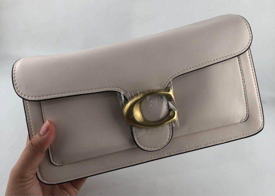 Coach Soft Tabby 26 (Category: Shoulder Bags) located in Binan City. Submitted by pinkykeenshop (Listing ID 1463695326, Image 2). Description: .