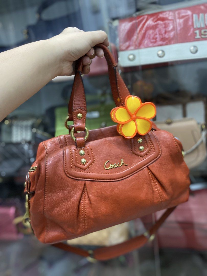 coach tangerine color (Category: Announcements) located in San Mateo. Submitted by kluxuryy (Listing ID 1463640874, Image 1). Description: OFFER YOUR PRICE NEGOTIABLE.