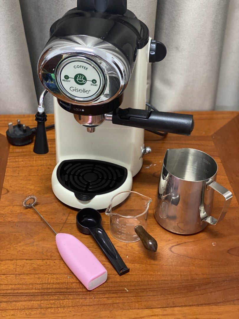 coffee machine (Category: Coffee Machines & Makers) located in Kuala Lumpur. Submitted by najwaamyrah (Listing ID 1463664566, Image 2). Description: nak letgo this coffee machine free other accessories as in the picture.