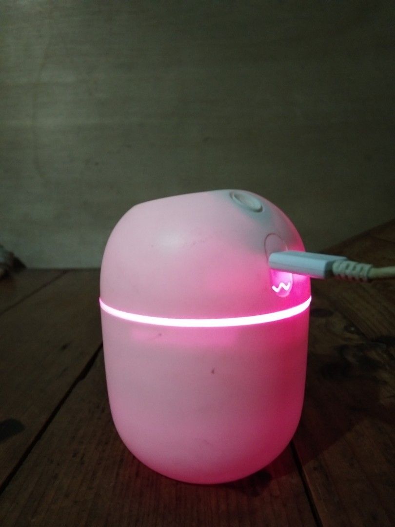Colorful Egg Humidifier 220ML (Category: Air Purifiers & Dehumidifiers) located in Las Pinas. Submitted by jay.lo_120 (Listing ID 1463683908, Image 3). Description: ✅Good Condition ✅Strong Mist ✅RGB Light Working ✅With Original Box ❌No USB Cable, Just The Humidifier Quick sell, kailangan lang ng pera.