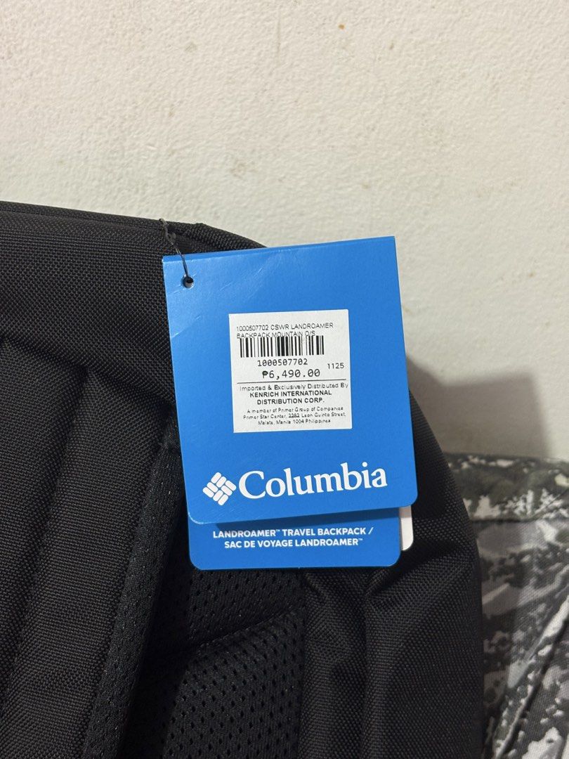 Columbia Landroamer 32L backpack (Category: Backpacks) located in Manila. Submitted by shoepatos4u (Listing ID 1463574619, Image 3). Description: Take this versatile backpack commuting, traveling, and beyond. It has internal mesh compartments for essentials, an external sleeve for your laptop, and multiple haul handles for quick carrying. FEATURES: - Multiple haul handles and lash down points for versatile carrying - External laptop sleeve for qu