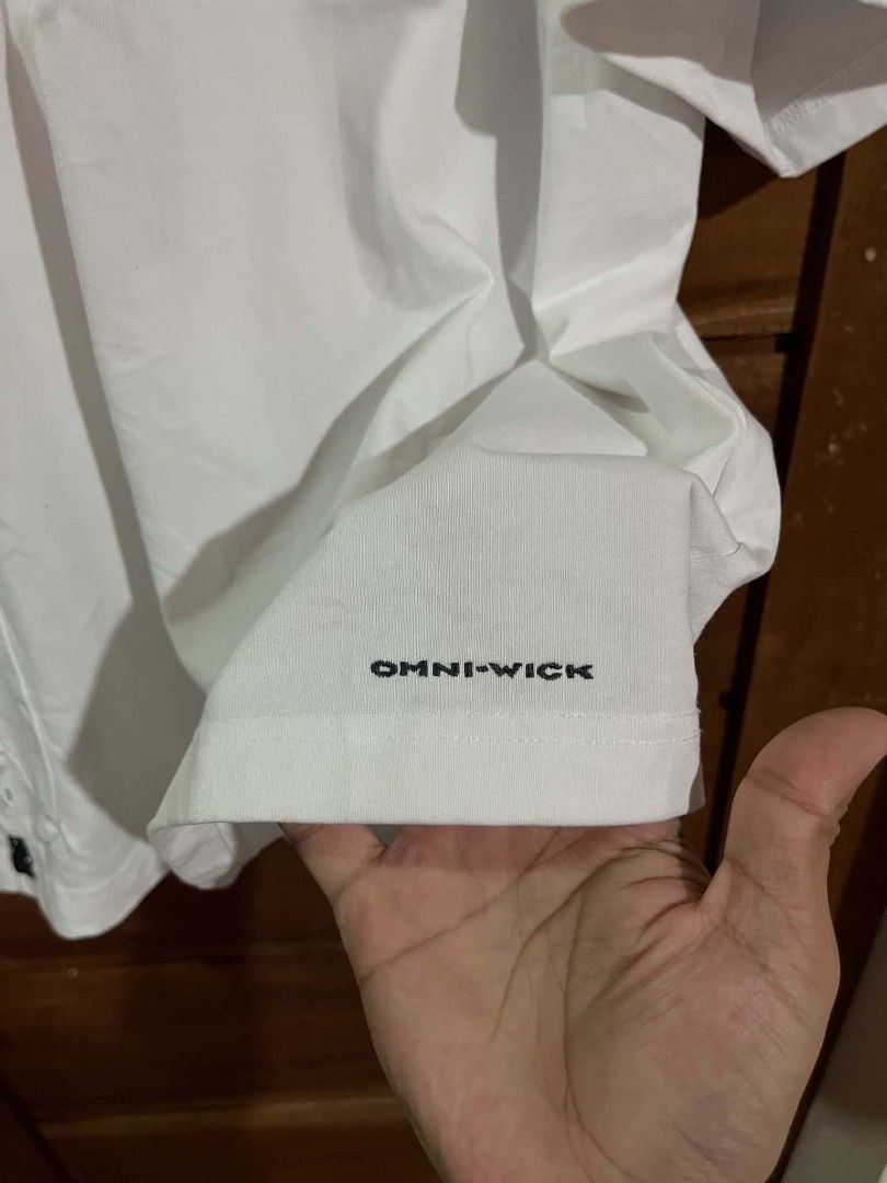 COLUMBIA TEE (Category: Activewear) located in Tagum. Submitted by danelle_closet1106 (Listing ID 1463650269, Image 3). Description: EXCELLENT THICK COTTON SIZE:LARGE TO XL BOXYFIT NEEDWASH.