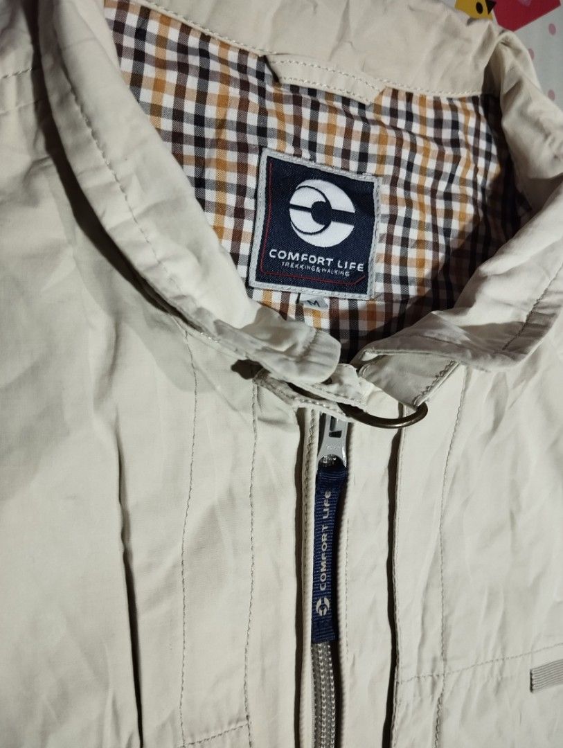 Comfort Life Vest (Category: Vests) located in Makati City. Submitted by christhrift10 (Listing ID 1463611191, Image 2). Description: Comfort Life Vest Medium on tag 22x25 Good condition P250+sf Loc.Olympia, Makati Pick-up or delivery Gcash ready if J&T.