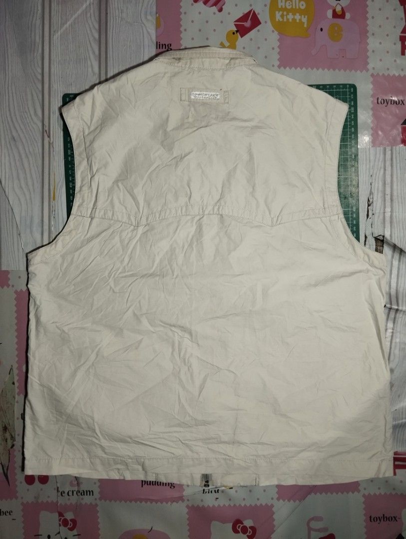 Comfort Life Vest (Category: Vests) located in Makati City. Submitted by christhrift10 (Listing ID 1463611191, Image 3). Description: Comfort Life Vest Medium on tag 22x25 Good condition P250+sf Loc.Olympia, Makati Pick-up or delivery Gcash ready if J&T.