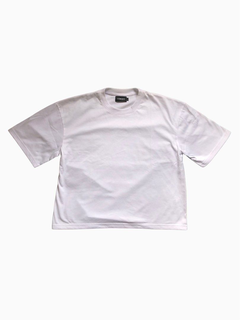 Conceit White Boxy Shirt (Category: Tshirts & Polo Shirts ) located in Naga. Submitted by yzzzh (Listing ID 1463649115, Image 1). Description: never used as wrong size was ordered L on tag.