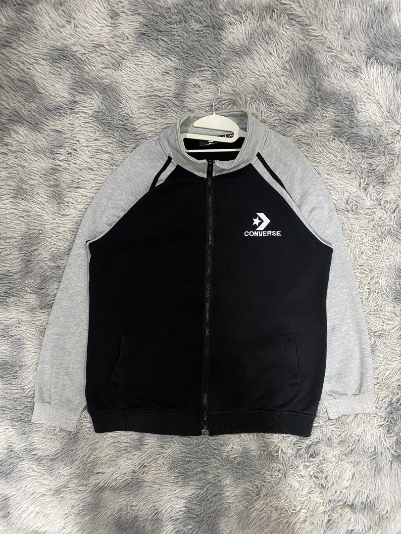 CONVERSE Sweater (Category: Coats, Jackets and Outerwear) located in Manila. Submitted by kurtmnla (Listing ID 1463712344, Image 1). Description: Converse Sweater Size L fit Unisex Dimes 23x28 Good condition/ No issue 📍Quezon city.