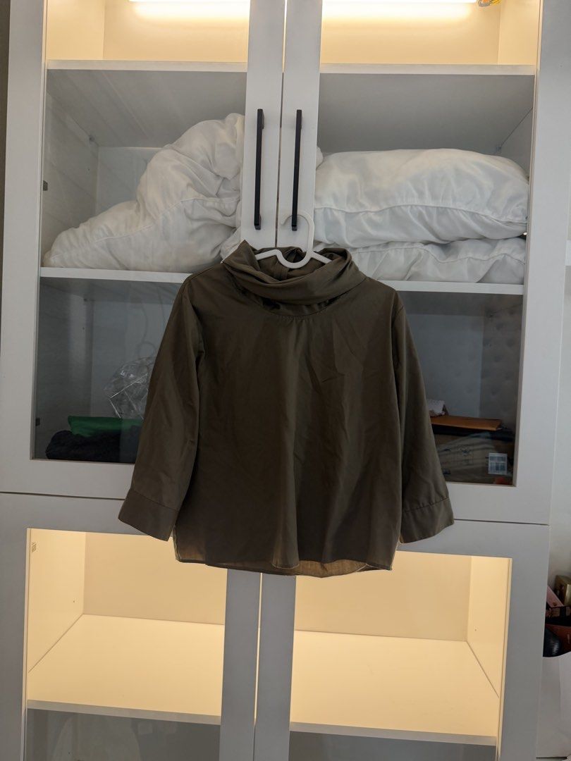 Cowl top (Category: Others Tops) located in Quezon City. Submitted by destashingmycloset (Listing ID 1463696432, Image 1). Description: .