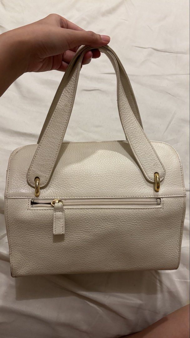 Cream Hand Bag (Category: Shoulder Bags) located in Pasig City. Submitted by km.sc (Listing ID 1463664025, Image 2). Description: No issue, thrifted, small size Negotiable.