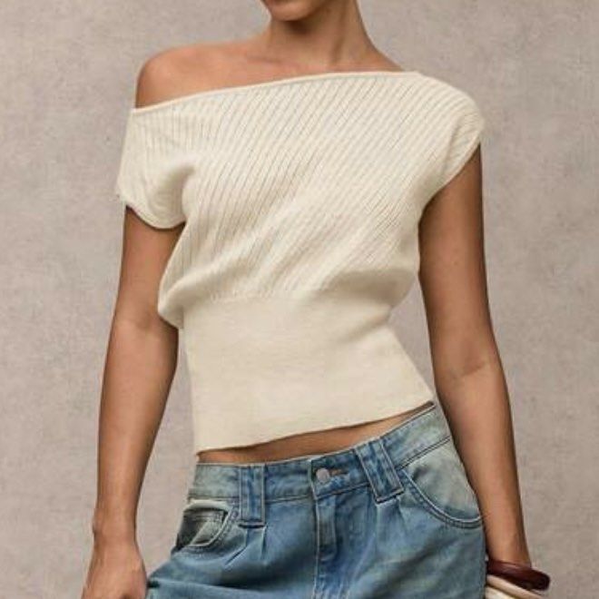 Cream Off Shoulder Top (Category: Blouses) located in Las Pinas. Submitted by francesca.finds (Listing ID 1462188337, Image 1). Description: - LAST PRICE - no photo when worn - 1st photo not mine.
