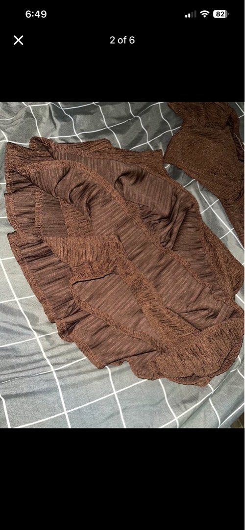 Crinkle texture crop top and skirt set (Category: Sets or Coordinates) located in Pasig City. Submitted by ceejay_29 (Listing ID 1463738448, Image 2). Description: 300 each na lang po hindi po kasi kasya huhu.