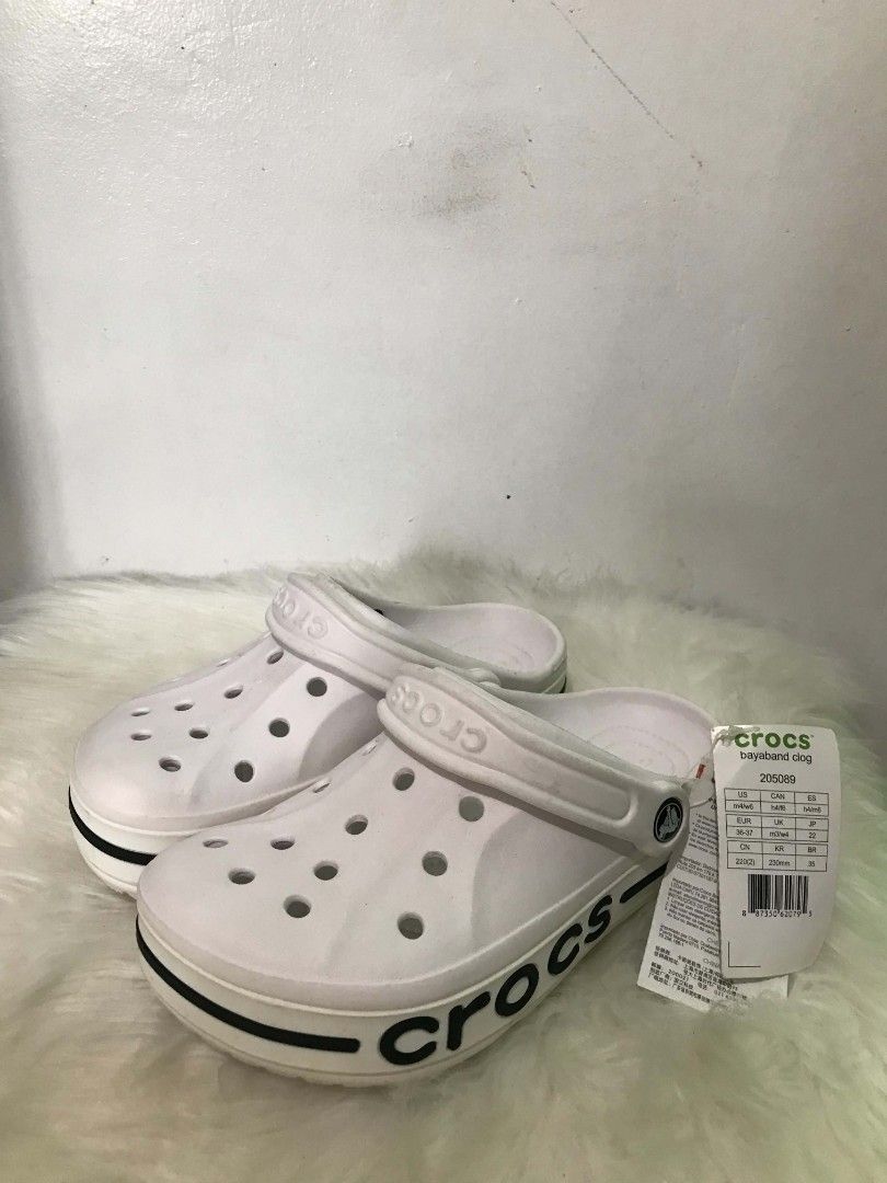 Crocs Bayaband Clog White (Category: Slippers & Slides) located in Manila. Submitted by vincent.seller (Listing ID 1463609893, Image 3). Description: - White Crocs Bayaband Clogs - Classic comfort and style - Easy slip-on and off design - Ideal for everyday wear - Brand new with original tags attached - Size: US Men 4-6 / Women 6-8.