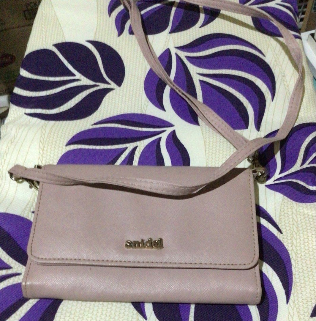 cross bodybag (Category: Cross-body Bags) located in Manila. Submitted by lizierd (Listing ID 1463571147, Image 1). Description: From Japan.
