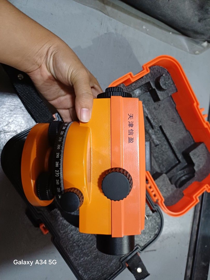 CTWIN DS-32 Leveling Instrument with Case (Category: Construction Tools & Equipment) located in Quezon City. Submitted by and_reaaaa11 (Listing ID 1463567445, Image 3). Description: - CTWIN DS-32 leveling instrument - Comes with original orange hard case - Ideal for construction and surveying tasks - Instrument is in good working condition - Case provides excellent protection - Ready for immediate use.